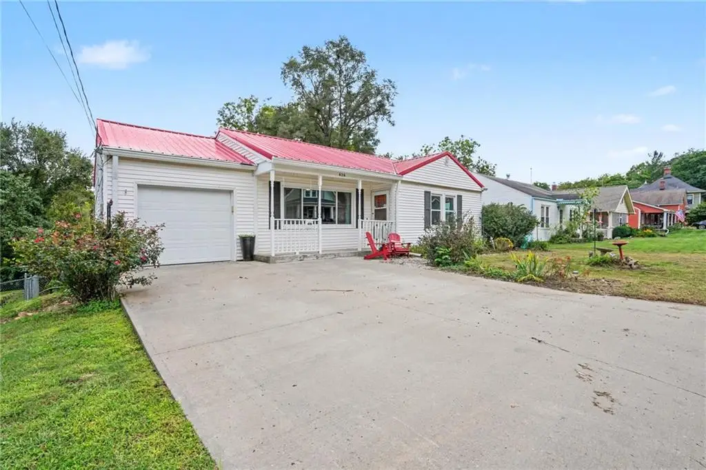 626 Summer Street, Weston, MO 64098 - #1