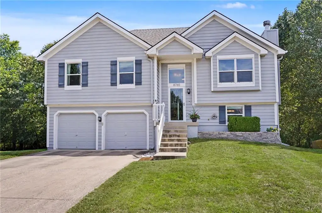 8765 Thompson Drive, De Soto, KS 66018 - #1
