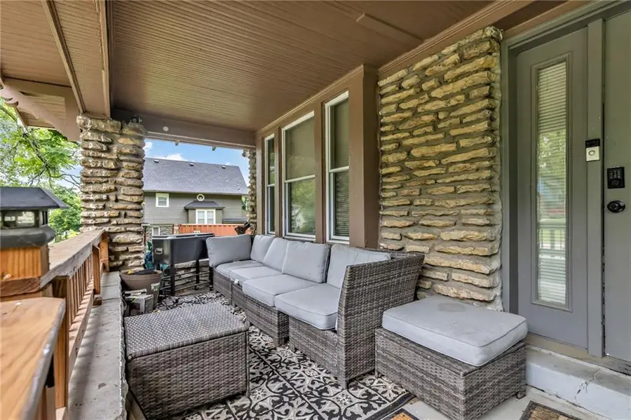 4024 Montgall Avenue, Kansas City, MO 64130 - #3