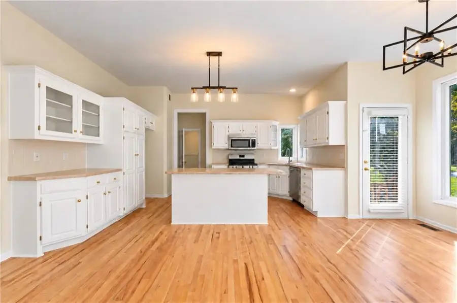 13721 Manor Road, Leawood, KS 66224 - #3