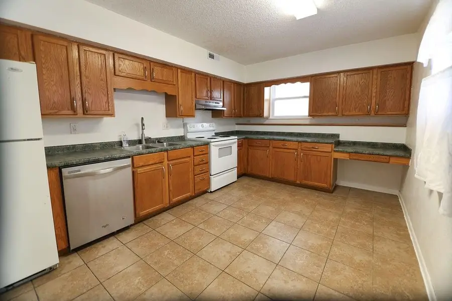 6734 Cleveland Avenue, Kansas City, KS 66104 - #2