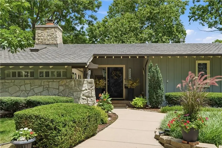 5204 W 83rd Terrace, Prairie Village, KS 66207 - #3