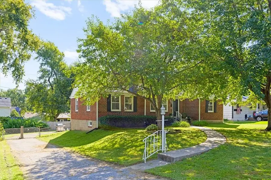 7217 Belinder Avenue, Prairie Village, KS 66208 - #2