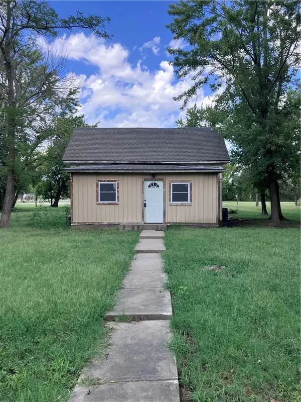 108 W Kansas Avenue, Blue Mound, KS 66010