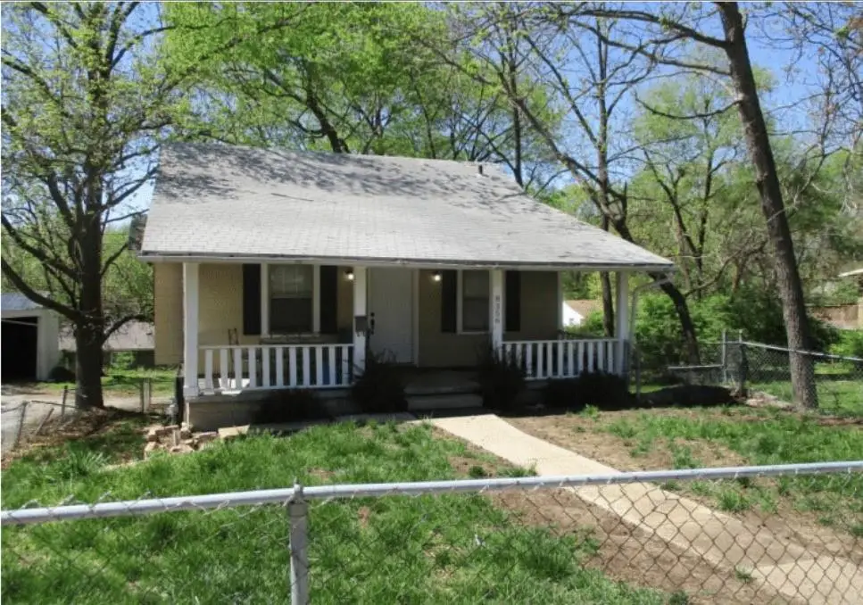 8356 Paseo Boulevard, Kansas City, MO 64131 - #1
