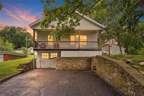11411 E Norledge Street, Sugar Creek, MO 64054