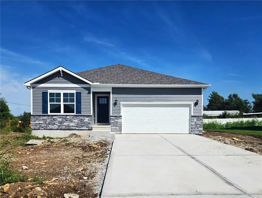 21050 W 217th Street, Spring Hill, KS 66083 - #1
