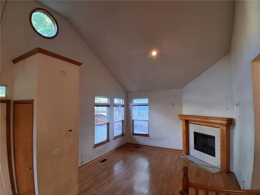 711 Brooklyn Avenue, Kansas City, MO 64124 - #2