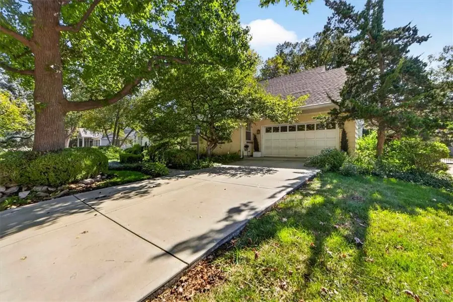 1029 W 66th Street, Kansas City, MO 64113 - #2