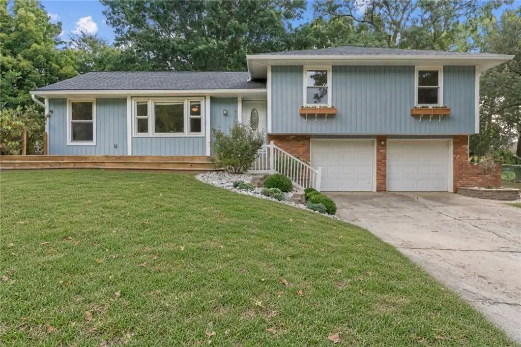 105 Tuscarora Lane, Lake Winnebago, MO 64034 - #1