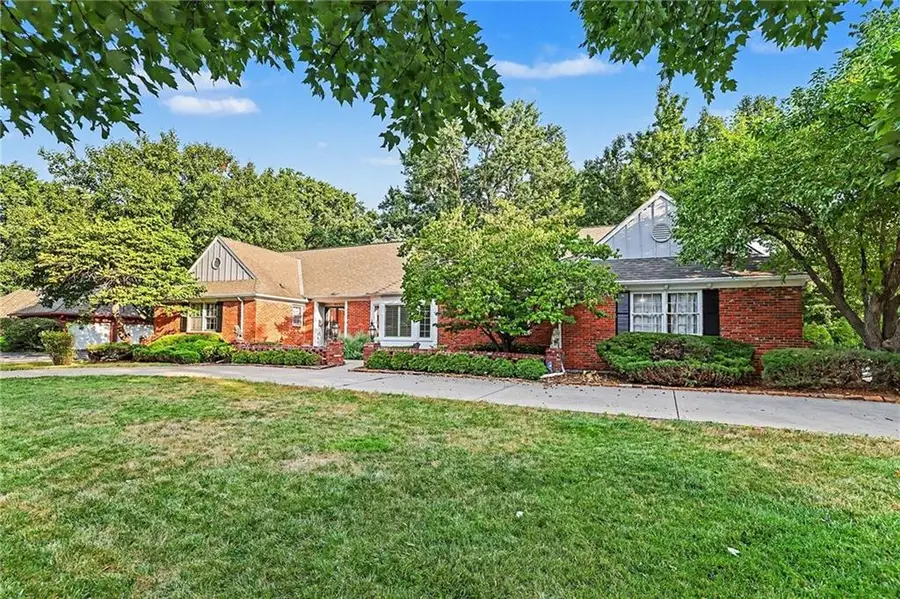 3518 W 100th Terrace, Leawood, KS 66206 - #2