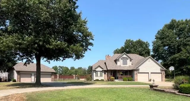 1701 E 14th Street, Pittsburg, KS 66762 - #1