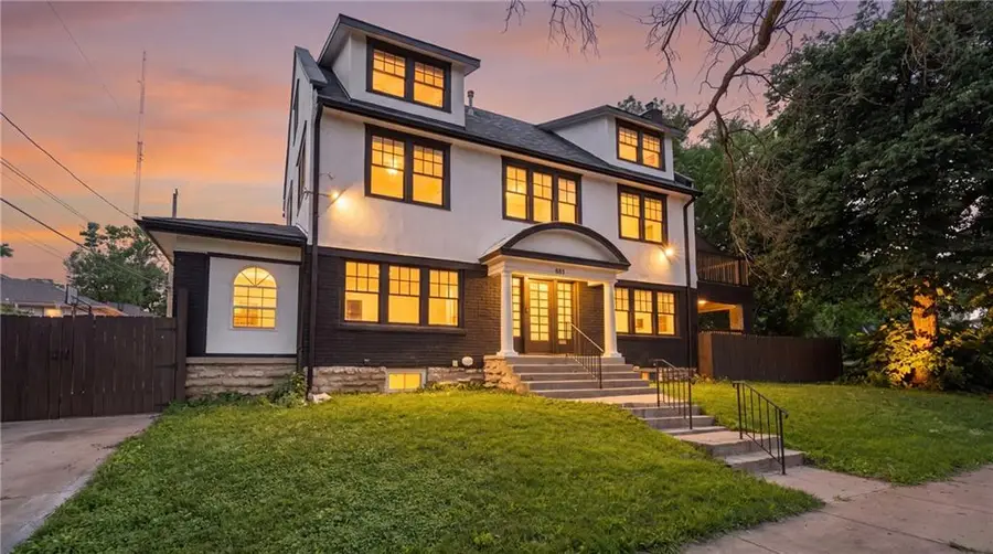 804 W 33rd Street, Kansas City, MO 64111 - #2