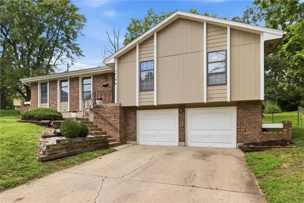 1718 E 97th Terrace, Kansas City, MO 64131