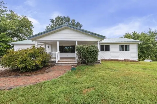 10465 N Highway, Orrick, MO 64077