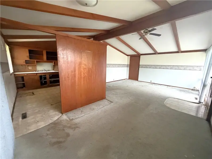 86 11th Street, Chillicothe, MO 64601 - #3