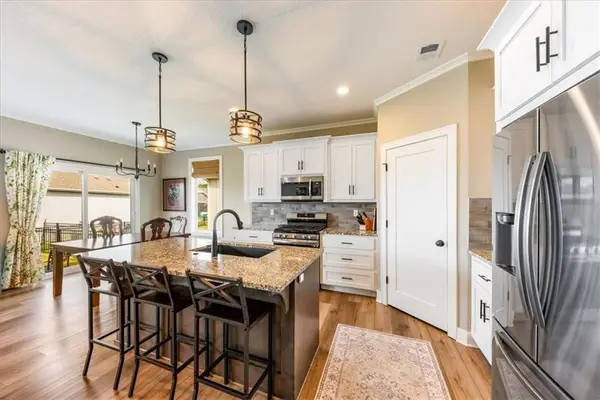 20850 W 190th Place, Spring Hill, KS 66083