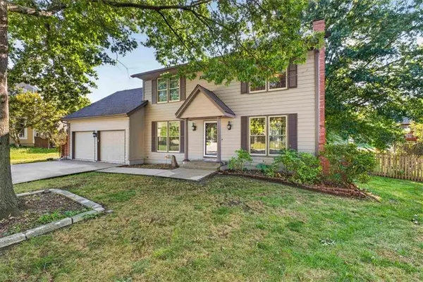 1501 SE Long Place, Lee's Summit, MO 64063