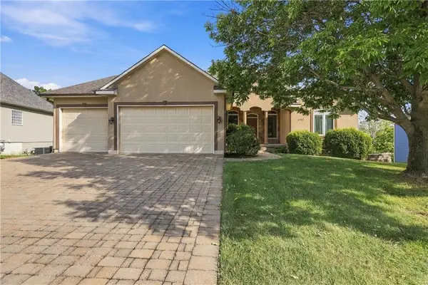 4957 S Park Ridge Drive, Independence, MO 64015