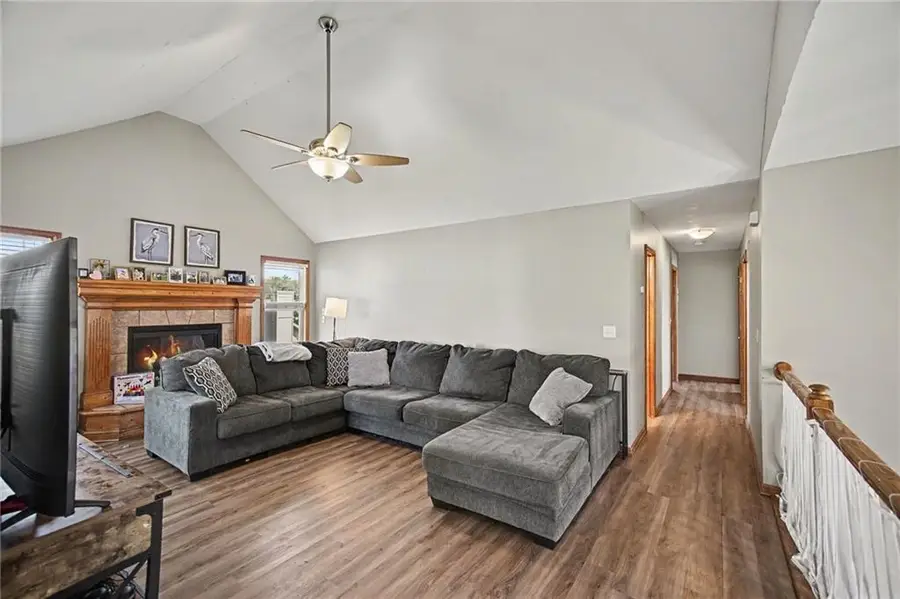 1108 E 18th Street, Kearney, MO 64060 - #2