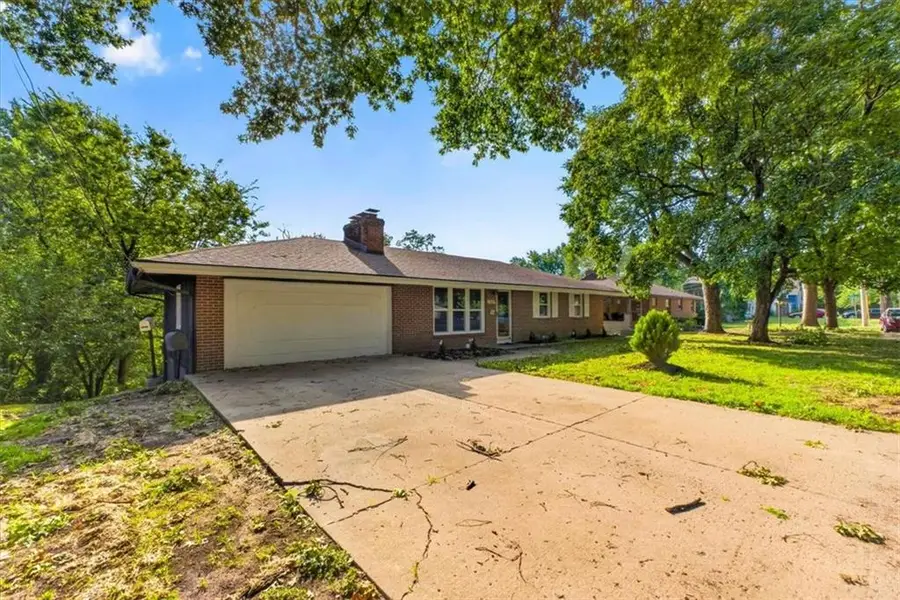 1305 N River Boulevard, Independence, MO 64050 - #2