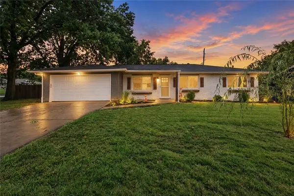 1842 W 27th Terrace, Lawrence, KS 66046