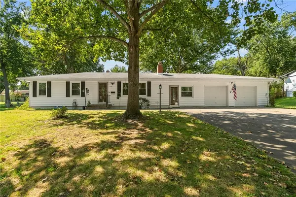 6200 Hedges Avenue, Raytown, MO 64133