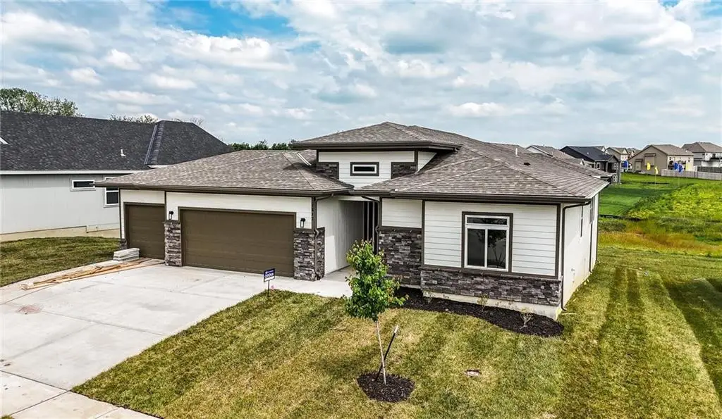 1813 Halls Creek Avenue, Raymore, MO 64083 - #1