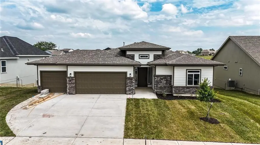 1813 Halls Creek Avenue, Raymore, MO 64083 - #2