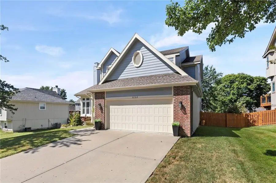 5204 N Pennsylvania Street, Gladstone, MO 64118 - #2