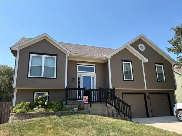 12570 S Parker Terrace, Olathe, KS 66061
