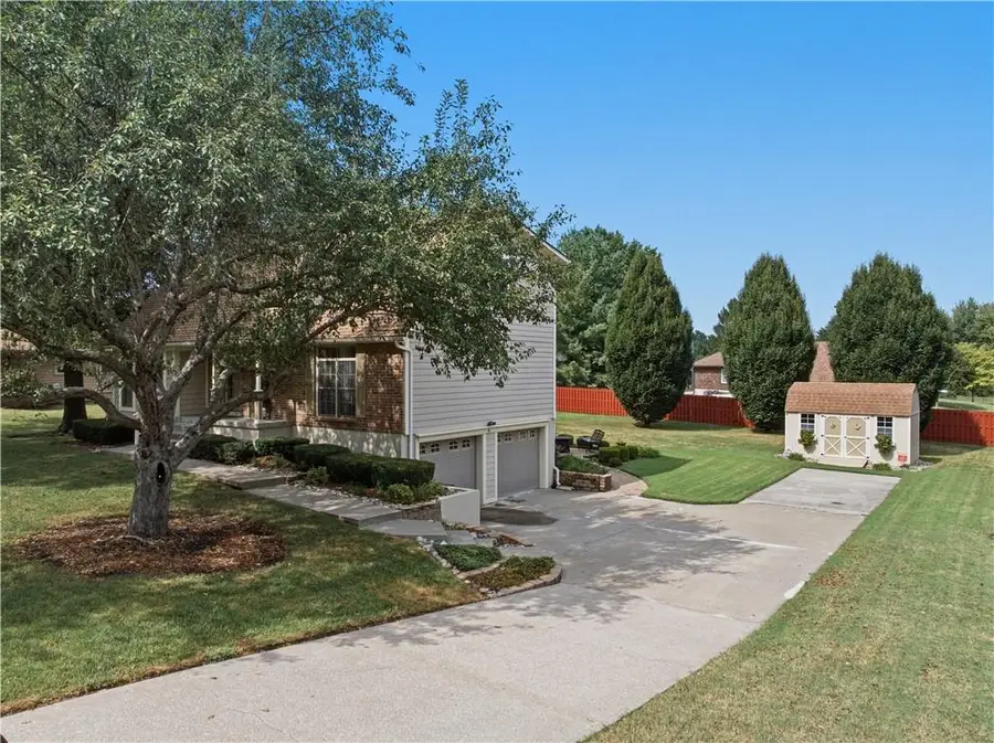 748 S Peculiar Drive, Peculiar, MO 64078 - #3