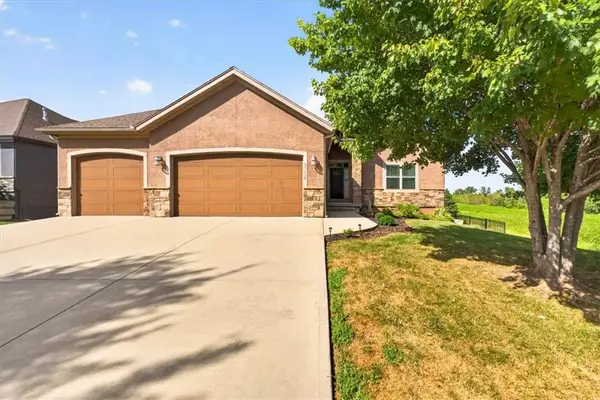 17120 W 197th Place, Spring Hill, KS 66083