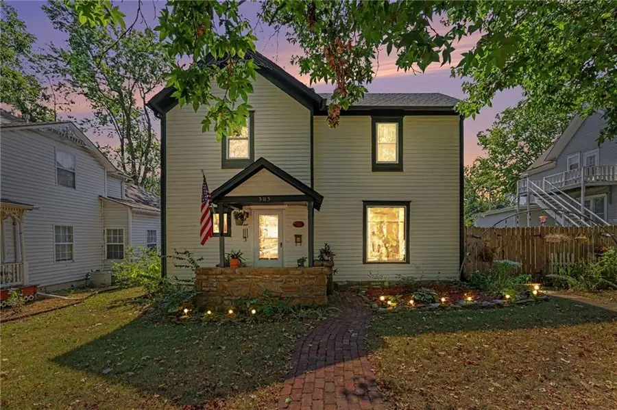 303 E Wea Street, Paola, KS 66071 - #2