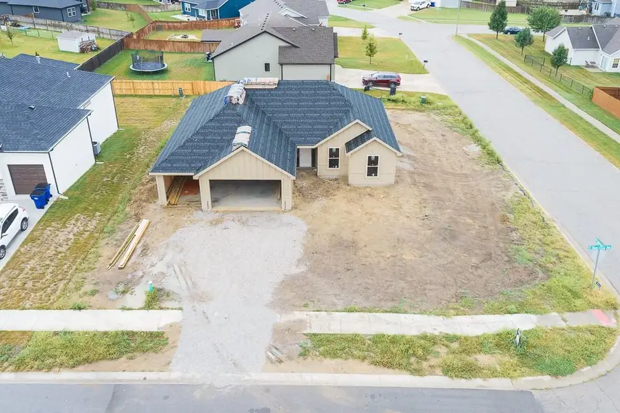 2706 Stone Creek Avenue, Tonganoxie, KS 66086 - #3