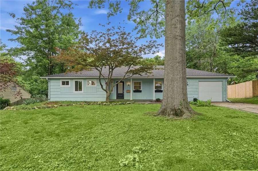 7740 Briar Drive, Prairie Village, KS 66208 - #2