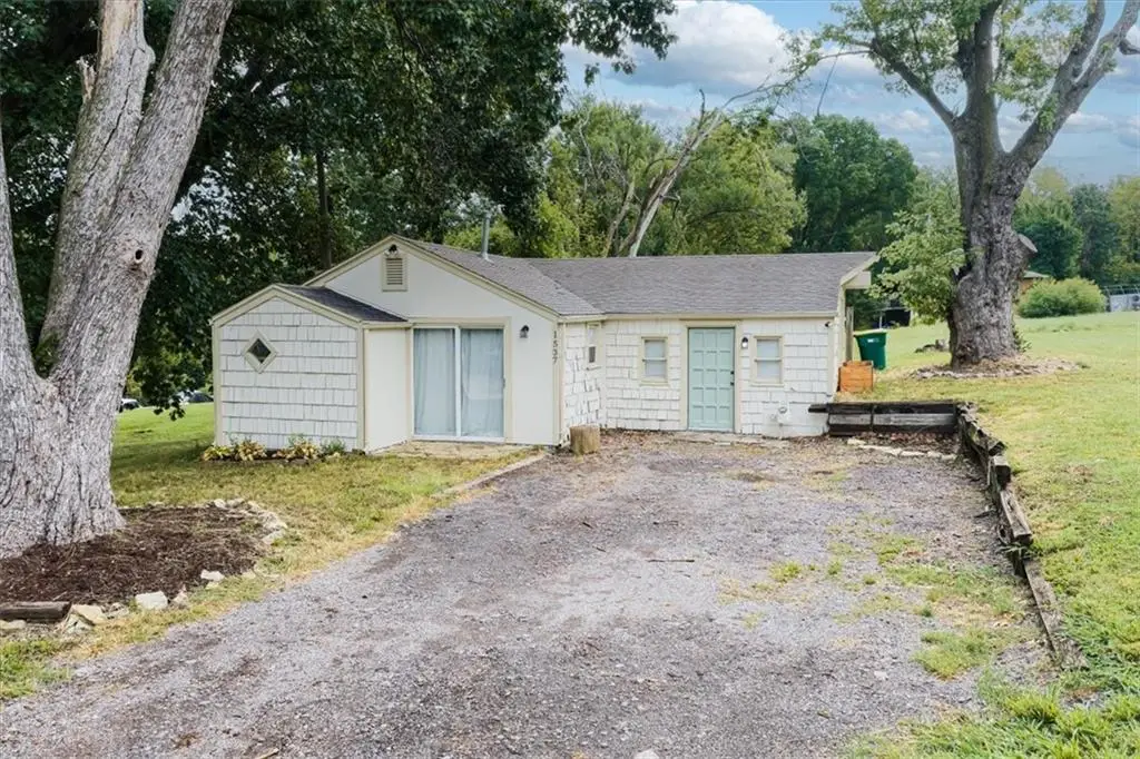 1537 S 49th Street, Kansas City, KS 66106 - #1