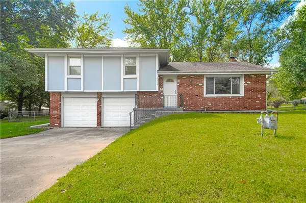 15323 S Circle Drive, Basehor, KS 66007