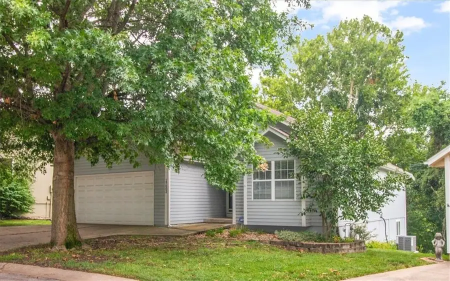 17002 E 45 Street S, Independence, MO 64055 - #2