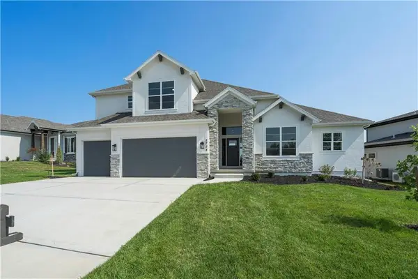 4322 Tee Box Drive, Basehor, KS 66007