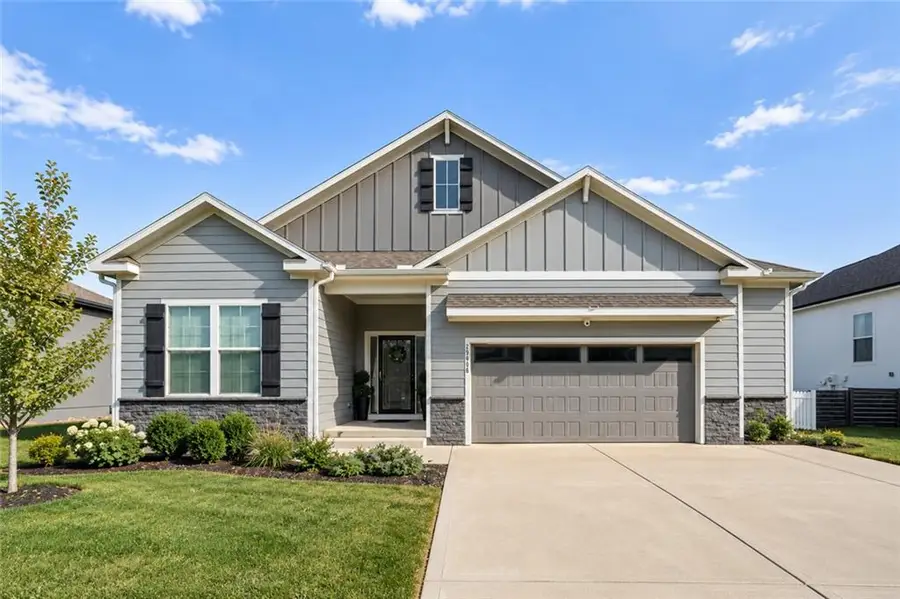 25096 W 142nd Street, Olathe, KS 66061 - #2