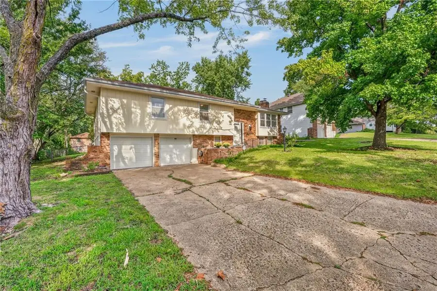 12800 Ewing Avenue, Grandview, MO 64030 - #3