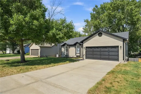 1506 W Prairie Terrace, Olathe, KS 66061