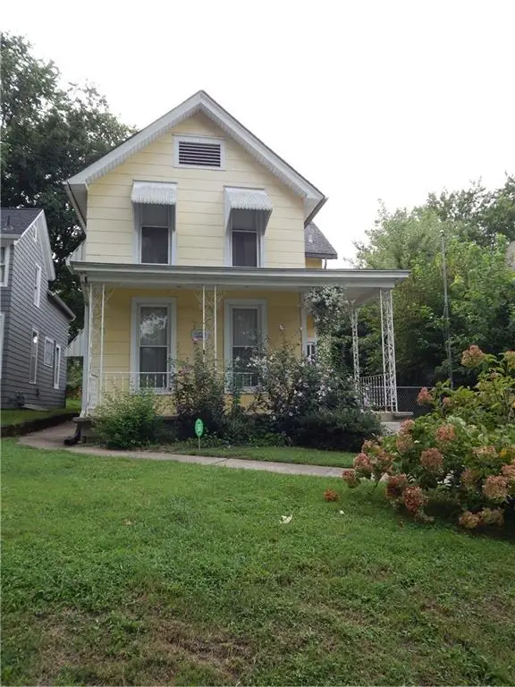 910 Columbia Avenue, Leavenworth, KS 66048 - #2