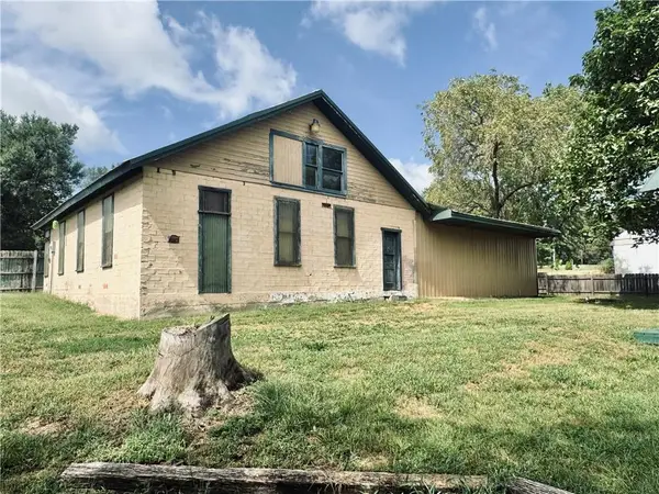 2745 169 Highway, Trimble, MO 64492