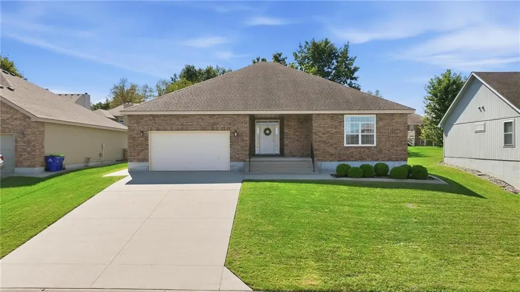 3904 SW Briarwood Oaks Drive, Blue Springs, MO 64015 - #1