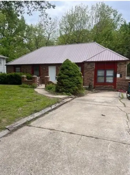 6907 NW 72nd Terrace, Kansas City, MO 64152