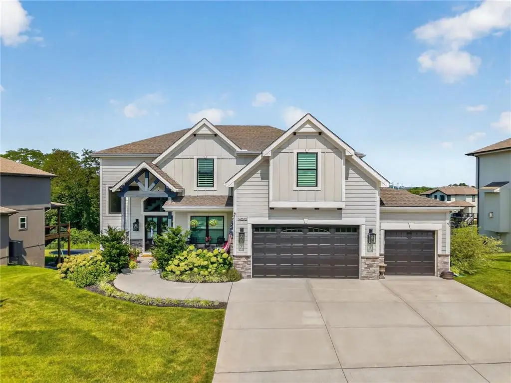 14670 Thousand Oaks Place, Parkville, MO 64152 - #1