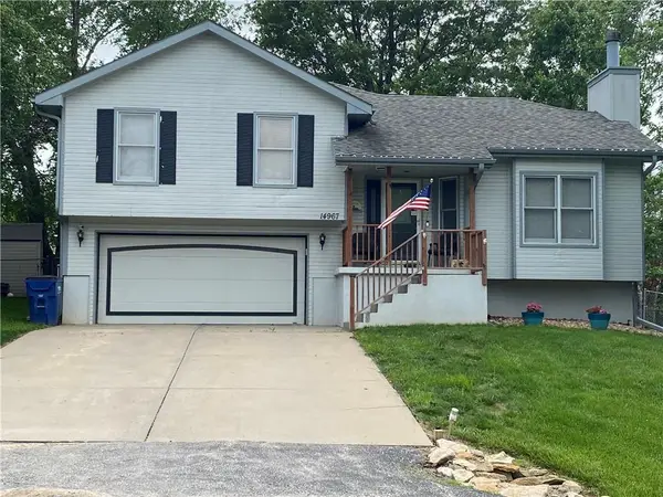 14967 Forest View Drive, Bonner Springs, KS 66012