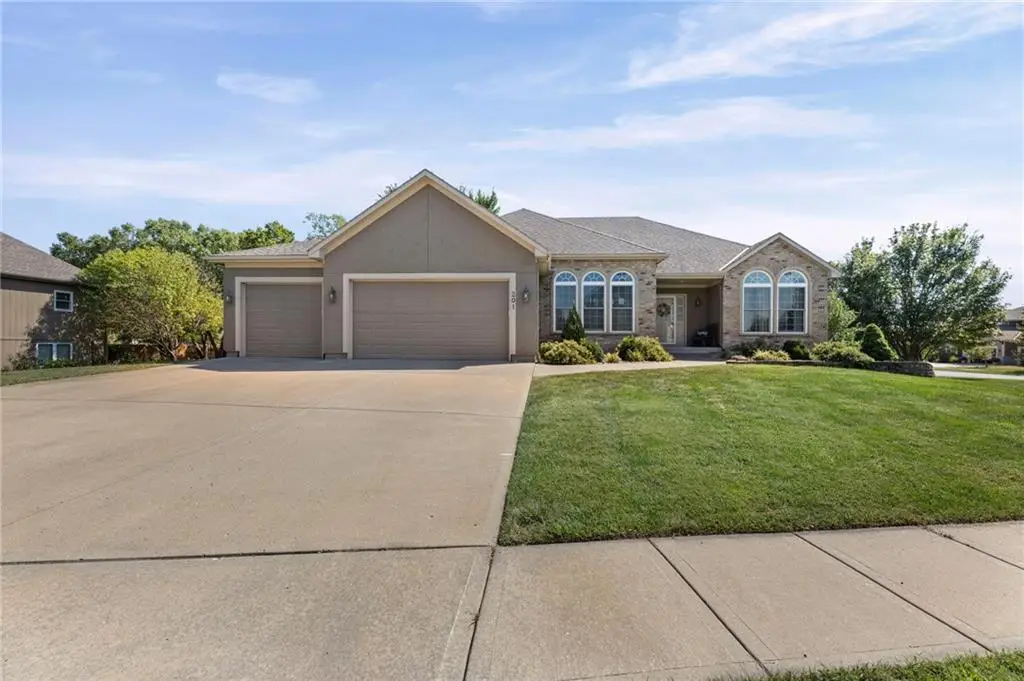 201 E Peach Tree Lane, Gardner, KS 66030 - #1